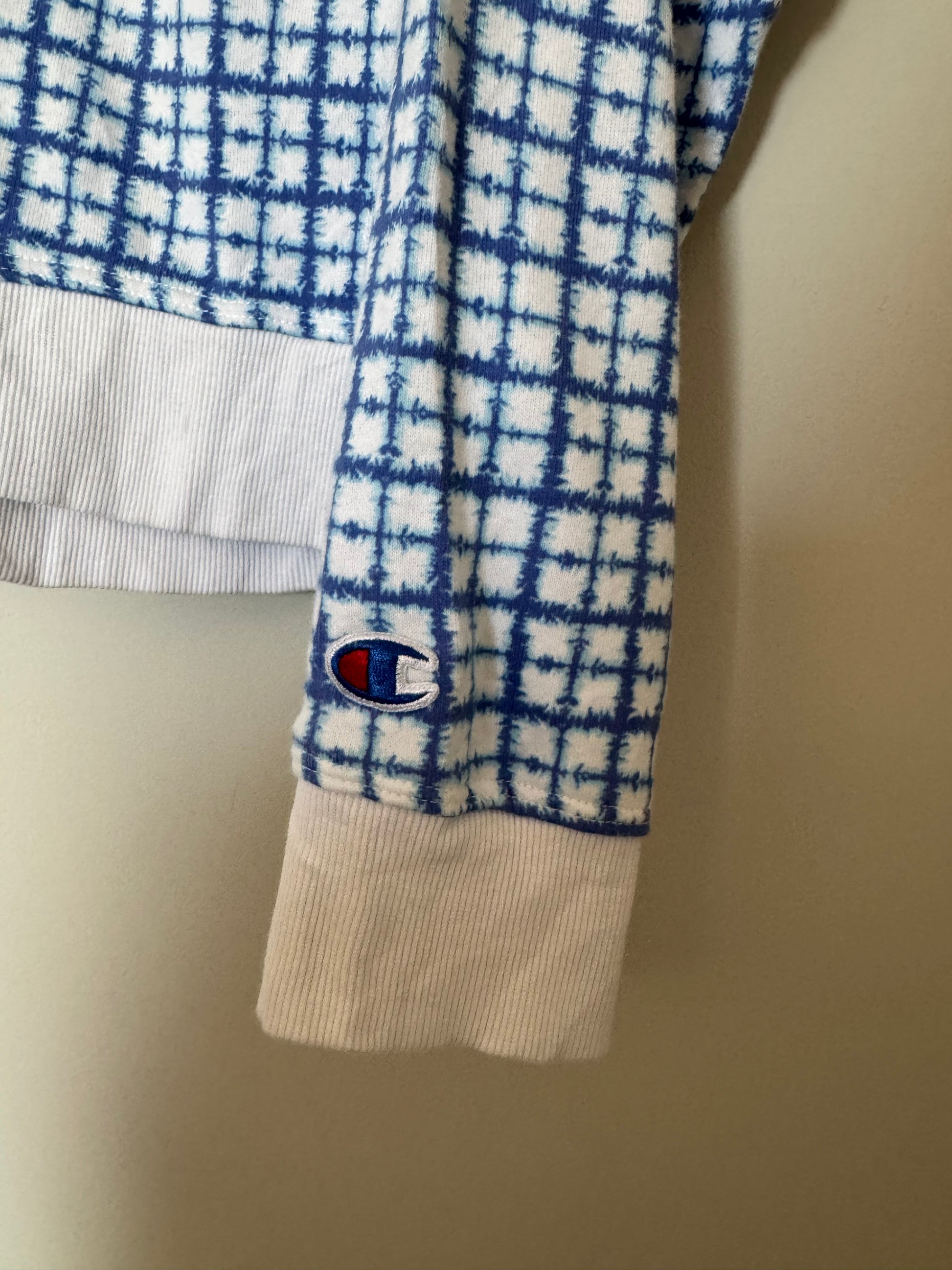 Champion Women’s Medium Check Plaid Crop Crew Neck Top